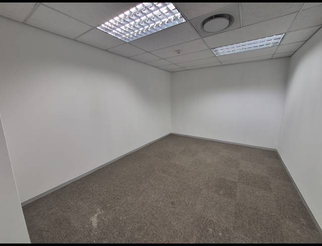 2,119M² OFFICE TO LET IN WOODMEAD
